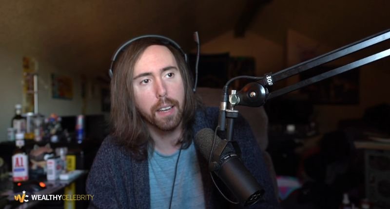 Where does Asmongold live