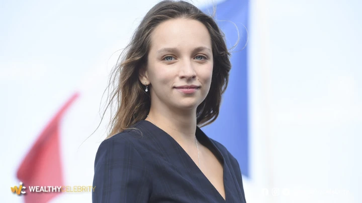 Molly Windsor Famous Actress and Model