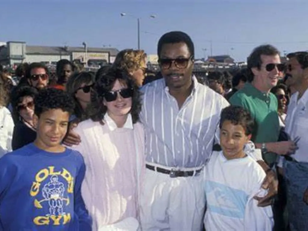Carl Weathers with his first wife and kids